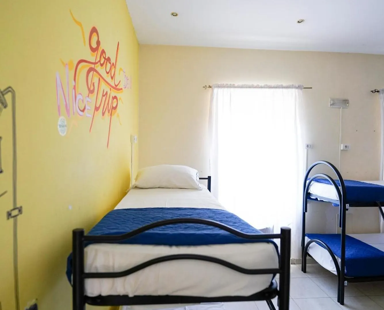 Los Mochileros Hostel - Age Limit 18-28 Naples