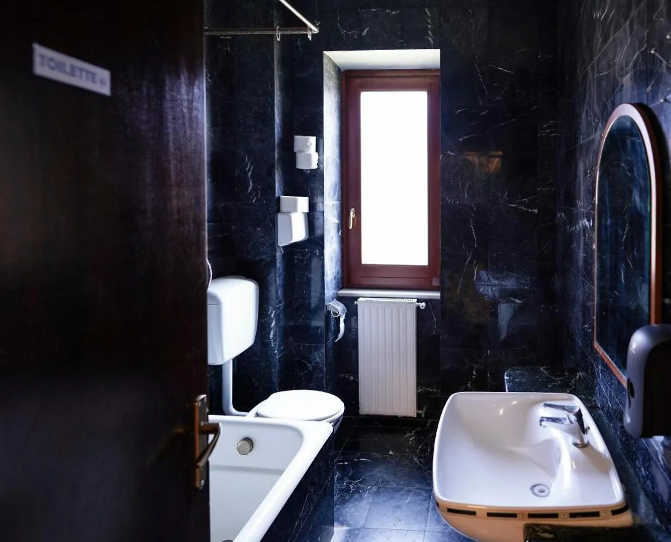 Los Mochileros Hostel - Age Limit 18-28 Naples